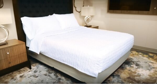 Hampton Mock Duvet, DUO Design,Puff JQ Offset Rectangle Pattern,100% Polyester, Queen, 87x100, White (6/Case)
