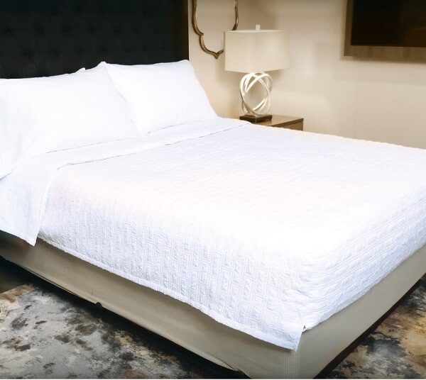 Hampton Mock Duvet, DUO Design,Puff JQ Offset Rectangle Pattern,100% Polyester, Queen, 87x100, White (6/Case)
